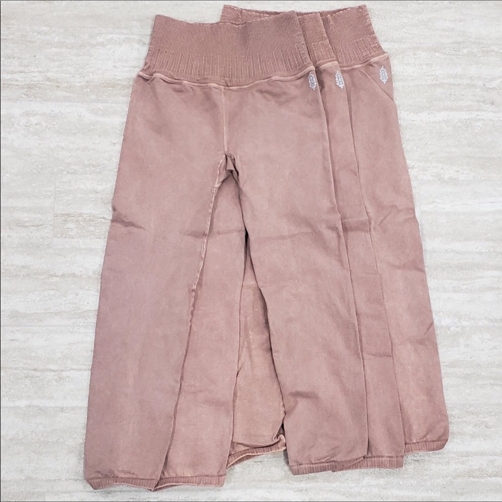 NWOT Free People Movement Yoga Leggings - Picture 2 of 7